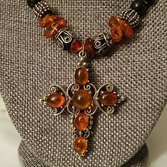 Amber and Black Onyx Necklace - Picture 2 of 4